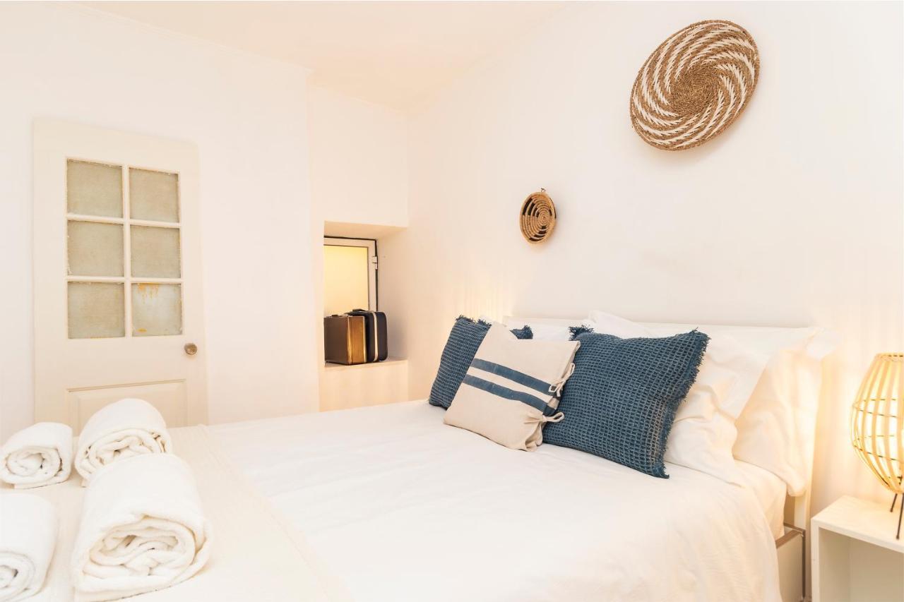 Alfama Patio Apartments Lisbon Room photo