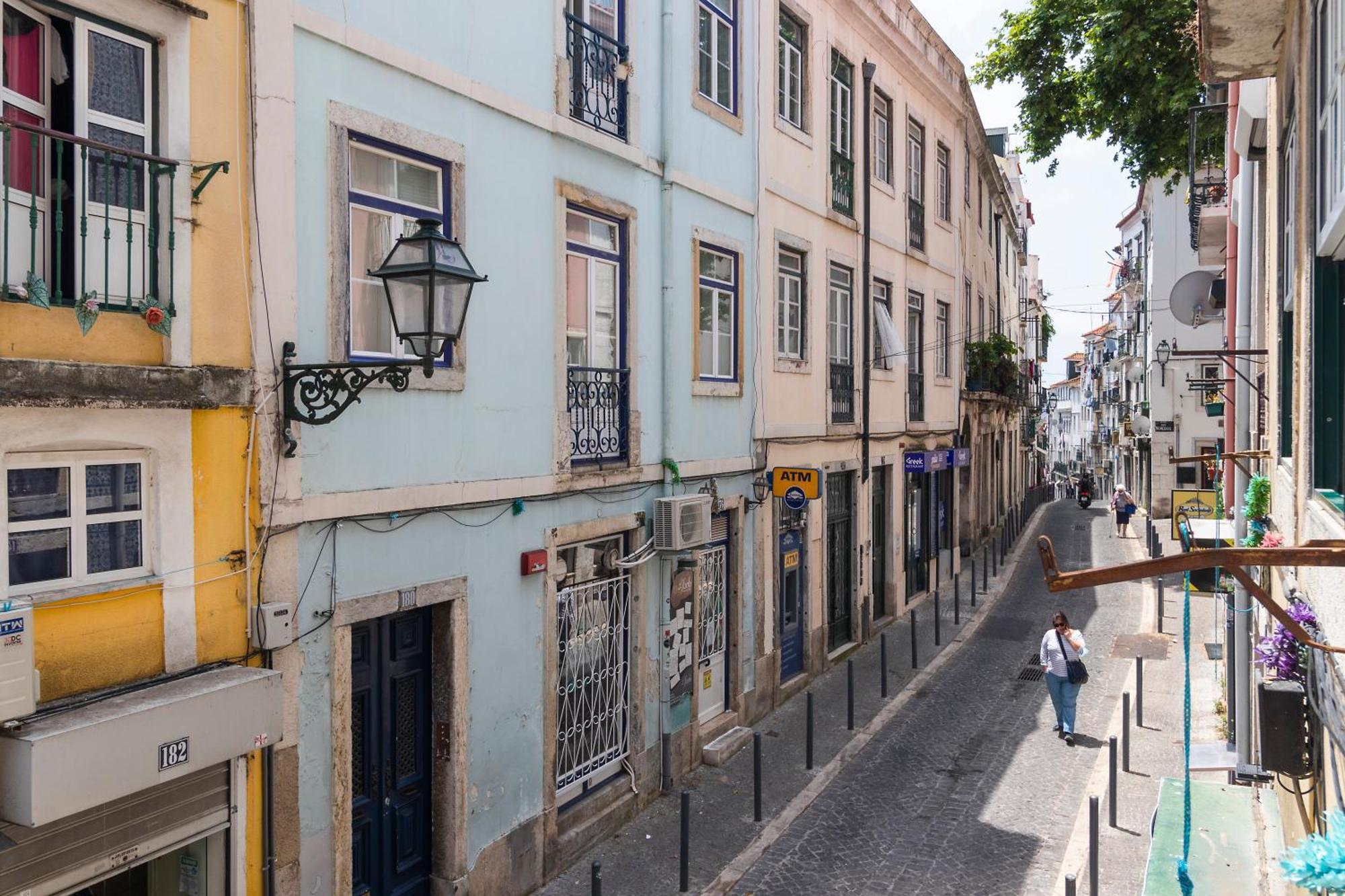 Alfama Patio Apartments Lisbon Room photo